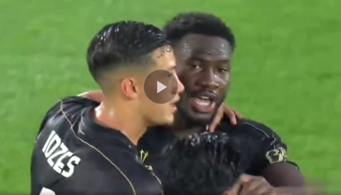 Venezia memenangi laga krusial di Pekan 36 Serie A Italia, dengan mengalahkan Fiorentina 2-1 di Stadion Pier Luigi Penzo, Senin (12/5/2025).