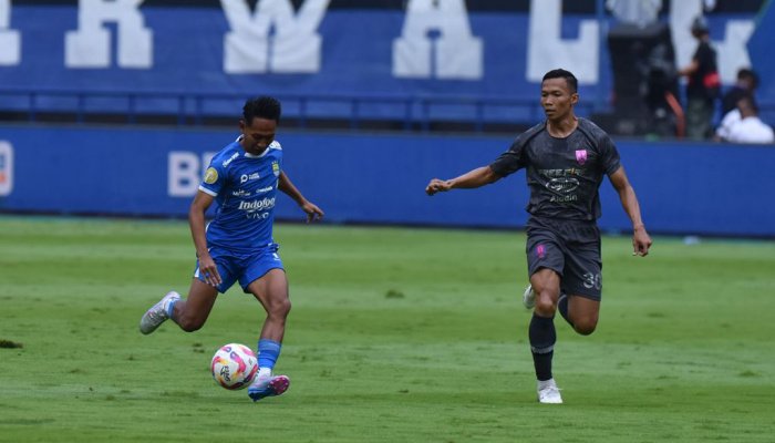 Persib Bandung mengakhir kompetisi Liga 1 2024-2025 dengan manis, setelah mengalahkan Persis 3-2 di Stadion GBLA, Sabtu (25/5/2025) sore.