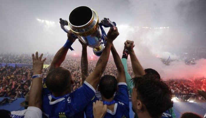 Tim Persib Bandung menorehkan prestasi gemilang di ajang Liga 1 2024-2025 ini.