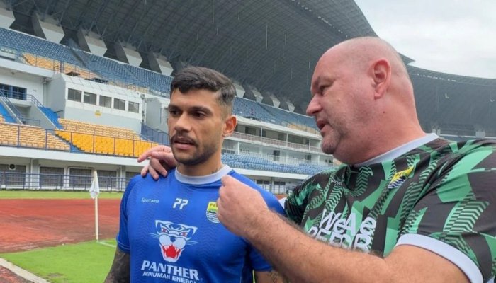 Persib Bandung resmi melepas 2 pemain andalannya, Ciro Alves dan Nick Kuipers seusai meraih gelar back to back juara Liga 1 2024-205.