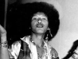 Deddy Stanzah, Sang Legenda Rock Karismatik dari Bandung