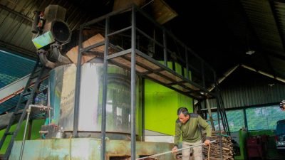 Perusahaan Listrik Negara Unit Pelaksana Transmisi Bandung kembali menegaskan komitmennya terhadap pelestarian lingkungan