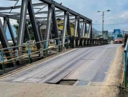 Jembatan Citarum Dayeuhkolot Ditutup Sementara, Warga Diminta Cari Jalan Lain