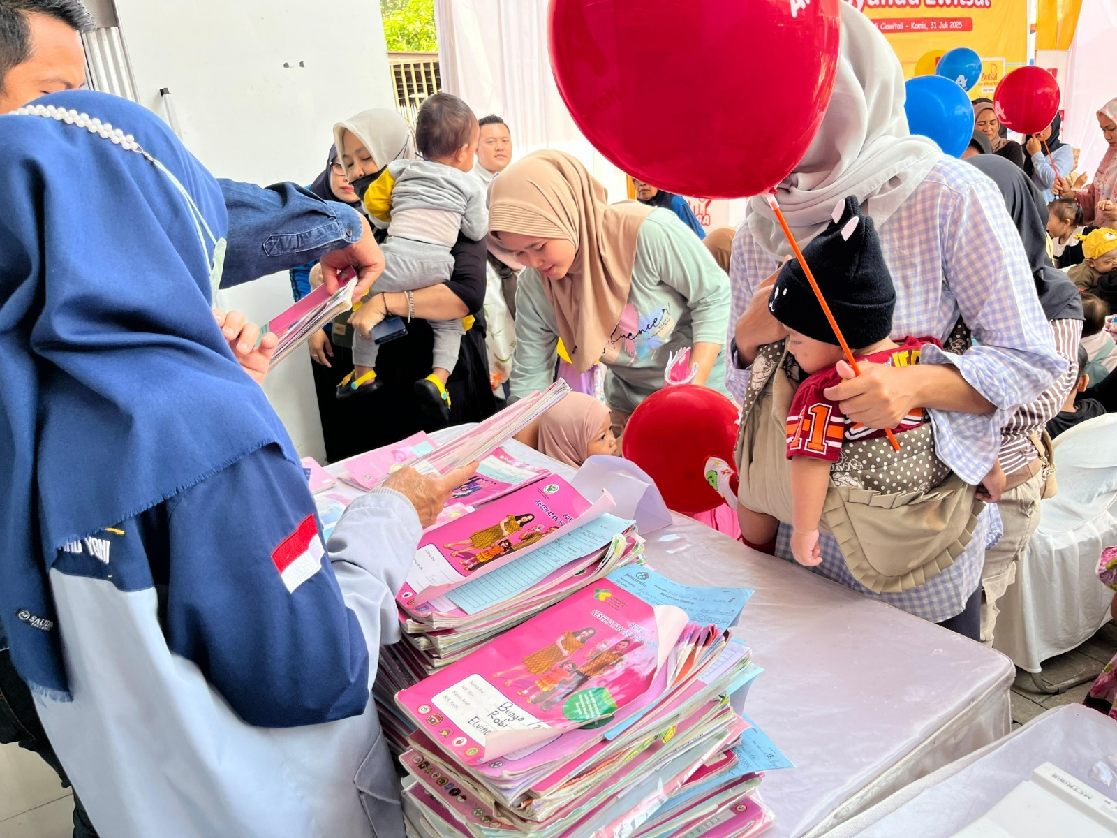 Alfamidi Cabang Bekasi bersama Zwitsal kembali menggelar Edukasi Keluarga Balita bagian dari program corporate social responsibility (CSR). 