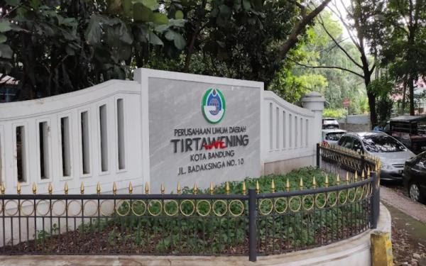 DPRD Kota Bandung, menyoroti perekrutan 132 pegawai baru di PDAM Tirtawening di bawah Direktur Utama, Sonny Salimi. 