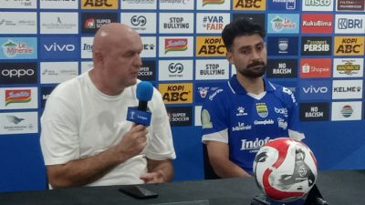 Bojan Hodak Senang Persib Lalui Laga Perdana dengan Kemenangan