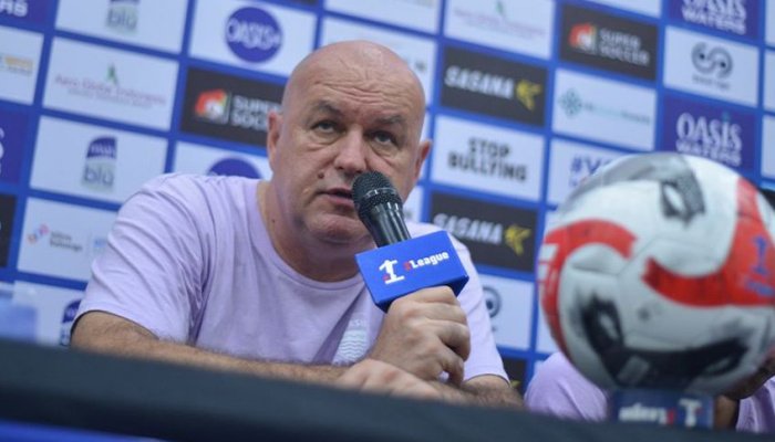 Pelatih Persib Bandung Bojan Hodak menyebut, kekalahan timnya oleh Persijap Jepara, karena banyaknya kesalahan dari anak-anak asuhnya.