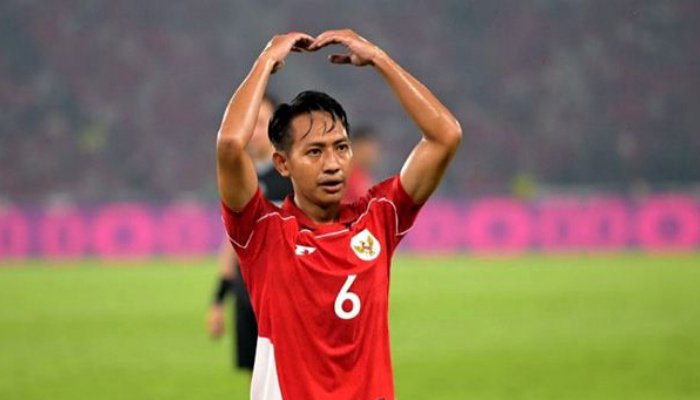 Pelatih Timnas Indonesia Patrick Kluivert memanggil 2 pemain Persib Bandung, Marc Klok dan Beckham Putra Nugraha untuk mengikuti pemusatan latihan.