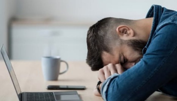 Banyak orang sering meremehkan kondisi tubuhnya dalam kesibukan sehari hari yang menganggapnya tidak akan terjadi apa apa.