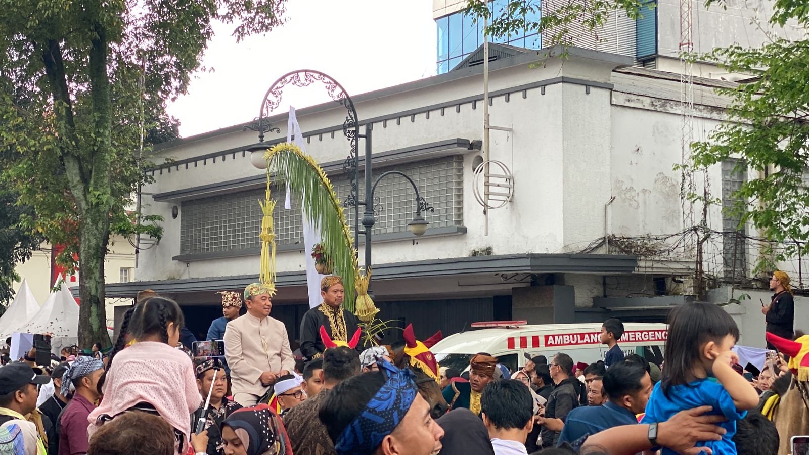 Kirab Karnaval Budaya HUT ke-80 Jabar Terganggu oleh Insiden Rombongan Sekda