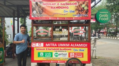 Bersama Alfamidi, Siomay Batagor Om Uus Tumbuh Menjadi UMKM Unggulan