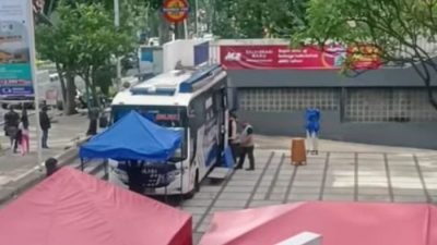 Satlantas Polrestabes Bandung kembali membuka layanan SIM Keliling bagi warga yang ingin memperpanjang masa berlaku SIM A dan SIM C. 