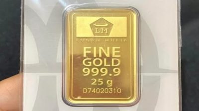 Harga emas batangan produksi PT Aneka Tambang Tbk (Antam) pada perdagangan Jumat (5/9/2025) turun tipis sebesar Rp2.000 per gram.