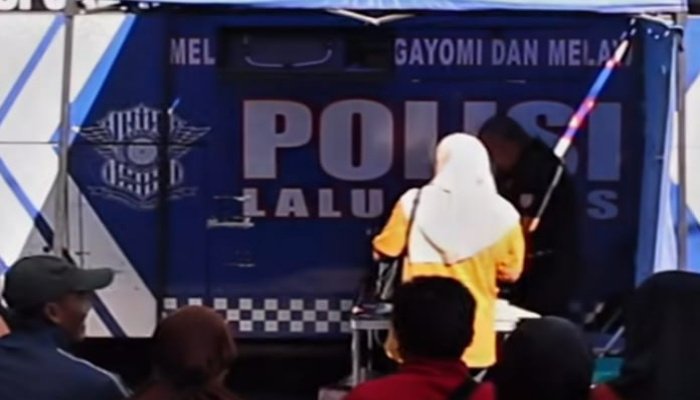 Warga Bandung dan Cimahi kini tidak perlu lagi menghabiskan waktu berjam-jam untuk antre di kantor Satpas hanya demi memperpanjang SIM.