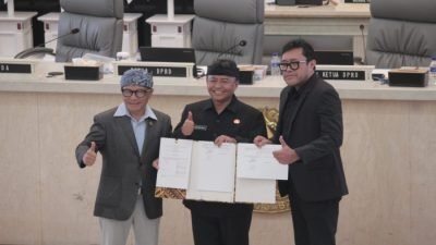 Dewan Perwakilan Rakyat Daerah (DPRD) Provinsi Jawa Barat menyetujui usulan CDPOB Kabupaten Cirebon Timur. 