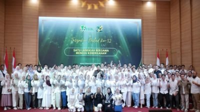 PT BPRS HIK merayakan hari jadi yang ke-32 Perayaan penuh khidmat dan kebersamaan itu mengangkat tema Satu Langkah Bersama Menuju Keberkahan.
