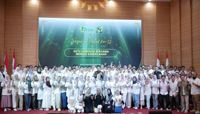 PT BPRS HIK merayakan hari jadi yang ke-32 Perayaan penuh khidmat dan kebersamaan itu mengangkat tema Satu Langkah Bersama Menuju Keberkahan.