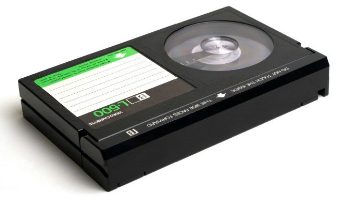 Sebelum Netflix dan YouTube menjadi bagian keseharian, dulu ada perangkat favorit VCR kala itu pernah menjadi raja hiburan di rumah-rumah.