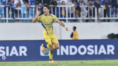 Tekuk Arema FC dengan 10 Pemain, Persib Bandung Naik ke Peringkat 4