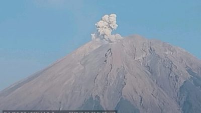 Gunung Semeru Erupsi, Warga Dilarang Beraktivitas dalam Radius 3 Km