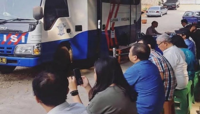 Bagi warga Bandung dan Cimahi yang ingin memperpanjang Surat Izin Mengemudi (SIM) tanpa harus antre di kantor Satpas.