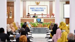 Anggota Komisi V DPRD Provinsi Jabar Iwan Koswara, memberikan apresiasi tinggi terhadap kegiatan kewirausahaan di SMKN 2 Kabupaten Sumedang.