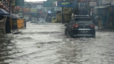 Cuaca Ekstrem Picu Hujan Deras, Sejumlah Jalan di Lembang Tergenang Banjir