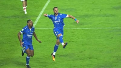 Persib Bandung sukses melanjutkan tren positif dengan mengalahkan Persis Solo 1-0 pada Pekan 10 Super League 2025-2026, Senin (27/10?2025).