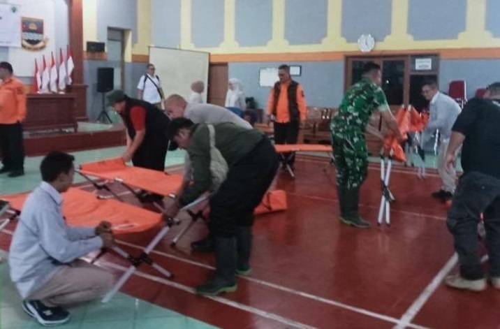 Kasus keracunan program MBG kembali terjadi di Kabupaten Bandung Barat. Kali ini menimpa belasan siswa SMP Negeri 4 Lembang.