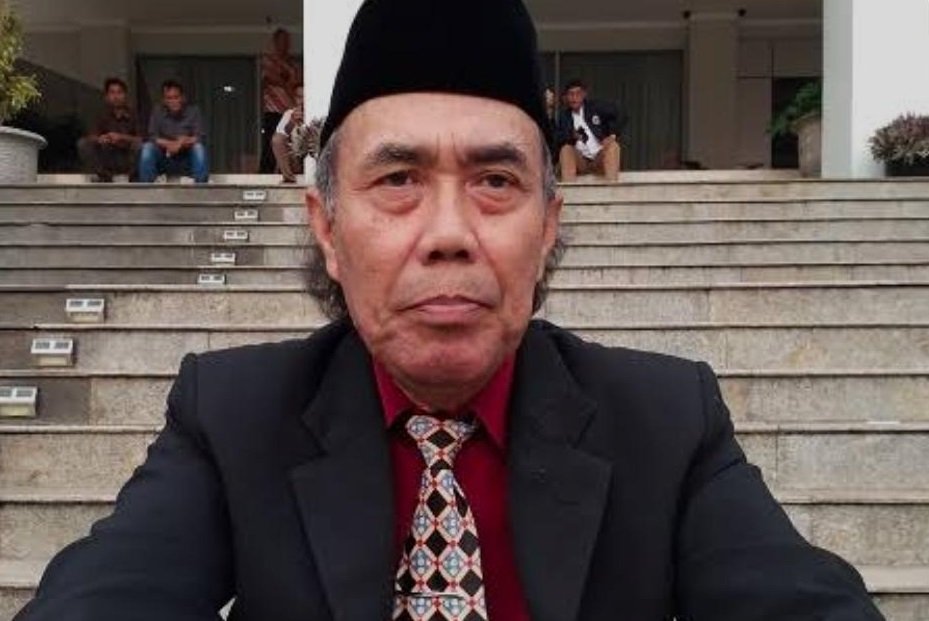 Usulan empat Raperda yang akan segera ada pembahasan mendapat kritik tajam oleh Ketua Fraksi PDIP DPRD Kota Bandung Isa Subagja.