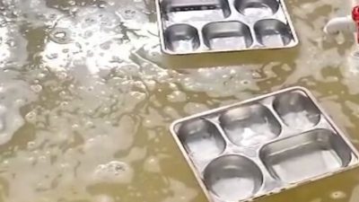 Viral! SPPG di Cipatat Bandung Barat Cuci Ompreng MBG, Kondisi Tak Layak Bikin Heboh