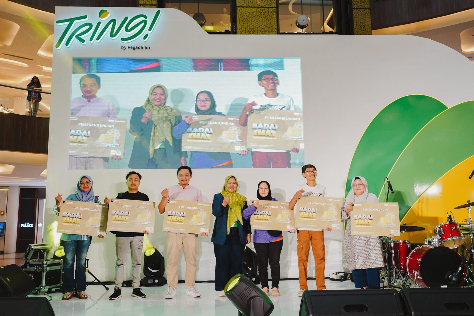 15 Nasabah Pegadaian Kanwil Jabar Raih Hadiah di Program Badai Emas