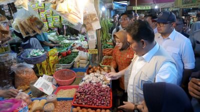 Wali Kota dan Menteri Perdagangan Pantau Pasar Cihapit, Harga Pangan Stabil