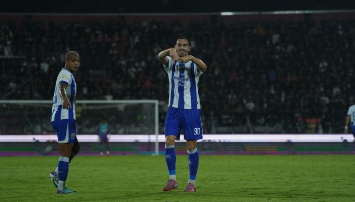 Persib Bandung kembali meraih kemenangan setelah menekuk Bali United 1-0 pada laga Pekan 11 Super League 2025-2026, Sabtu (1/11/2025) malam.