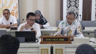 Dewan Perwakilan Rakyat Daerah (DPRD) Provinsi Jawa Barat menerima kunjungan kerja dari DPRD Kabupaten Indramayu, Rabu (5/10/2025).