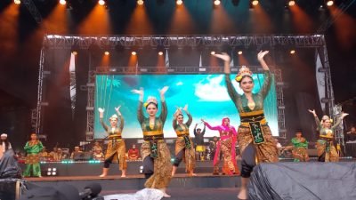 Panggung Coklat Kita Nyala Lagi, Napak Jagat Pasundan Bikin Pangandaran Bergemuruh