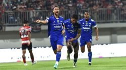 Pelatih Persib Bandung Bojan Hodak puas dengan kemenangan 4-1 atas Madura United, pada laga Pekan 14 Super League 2025-2026.
