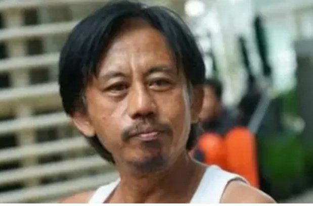 Kabar duka kembali datang dari panggung hiburan Indonesia. Aktor senior Epy Kusnandar meninggal dunia pada Rabu (3/12/2025).