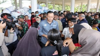 AHY kembali meninjau langsung kondisi wilayah terdampak banjir dan longsor, kali ini di Kabupaten Aceh Tamiang.