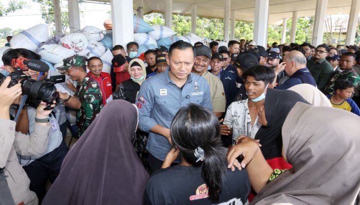 AHY kembali meninjau langsung kondisi wilayah terdampak banjir dan longsor, kali ini di Kabupaten Aceh Tamiang.