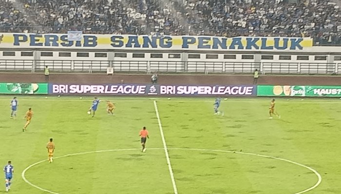 Persib Bandung menuntaskan misinya kembali ke jalur kemenangan setelah pada laga Pekan 15, mengalahkan Bhayangkara FC 2-0.