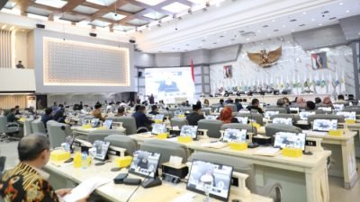 DPRD Provinsi Jawa Barat secara resmi menetapkan lima Rancangan Peraturan Daerah (Ranperda) menjadi Peraturan Daerah (Perda).