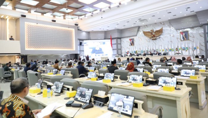 DPRD Provinsi Jawa Barat secara resmi menetapkan lima Rancangan Peraturan Daerah (Ranperda) menjadi Peraturan Daerah (Perda).