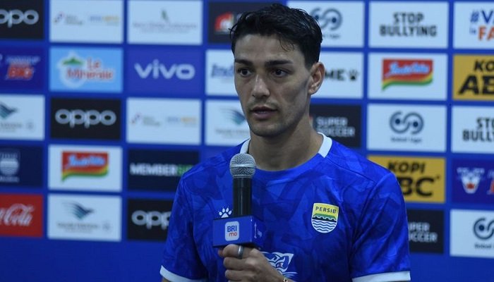 Bek Persib Bandung Federico Barba bertekad meraih kemenangan saat timnya menjamu PSM Makassar, Sabtu (27/12/2025) malam.