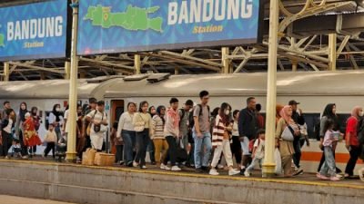 Hari Kelima Angkutan Nataru, Penumpang Commuter Line Bandung Terus Meningkat