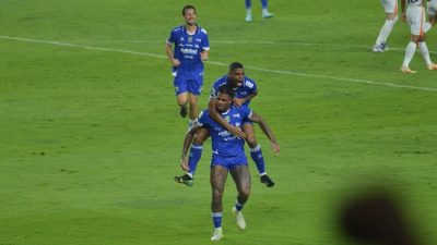 Menang 3-1, Persib Bandung Pepet Terus Borneo FC di Puncak Klasemen Super League