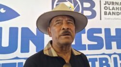 Komisaris PT Persib Bandung Bermartabat (PBB), Umuh Muchtar, membenarkan bahwa pemain asal Prancis, Layvin Kurzawa, sudah berada di Bandung