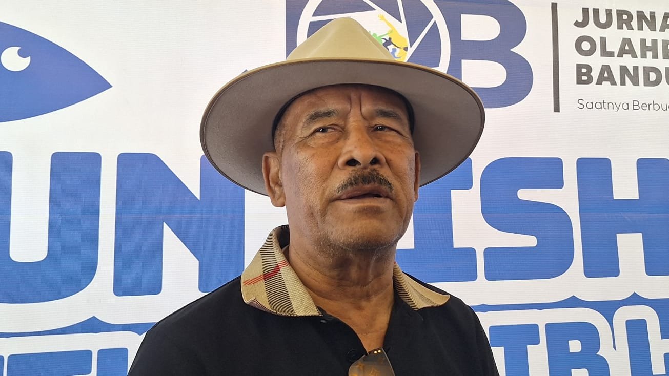 Komisaris PT Persib Bandung Bermartabat (PBB), Umuh Muchtar, membenarkan bahwa pemain asal Prancis, Layvin Kurzawa, sudah berada di Bandung