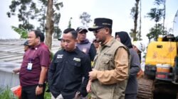 Wagub Jabar Pastikan Pencarian Korban Longsor di Cisarua Dilakukan Secara Maksimal