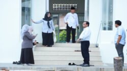 Aula SMK Muhammadiyah Jatibarang dipenuhi suasana haru saat Anggota DPRD Provinsi Jabar, Hj. Ratnawati, hadir dalam agenda Sekolah Politik.